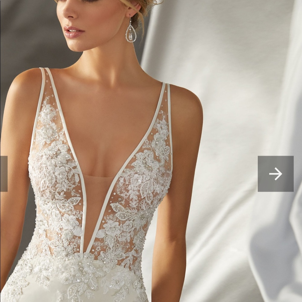 Bridal size 8 dress -Ivory color with open back